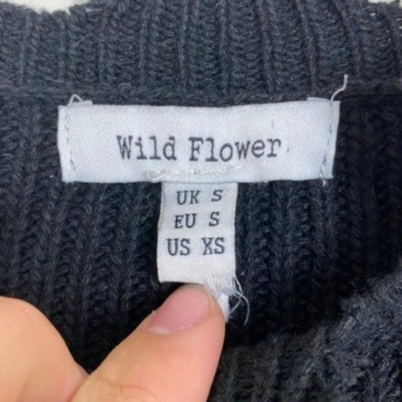 Wild Flower LF Distressed Cropped Black Sweater - Picture 6 of 6